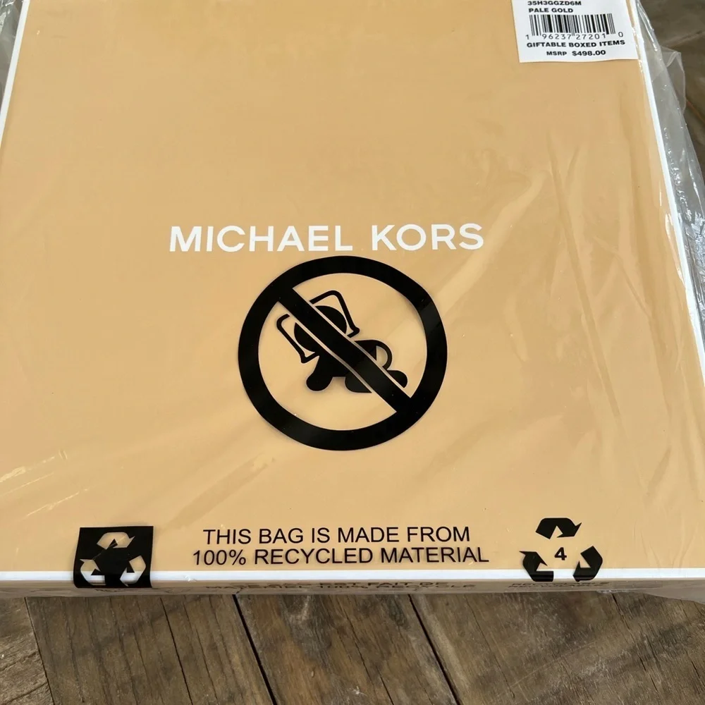 NWT Michael Kors bag and card case gift set